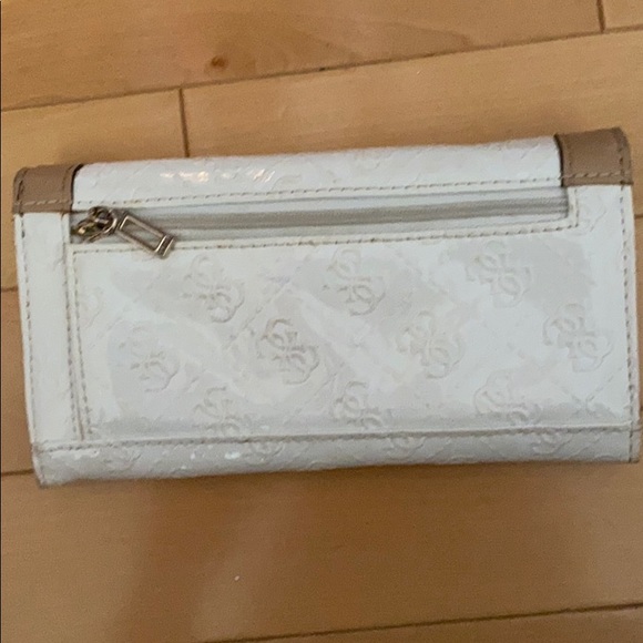 Guess wallet - Picture 2 of 3